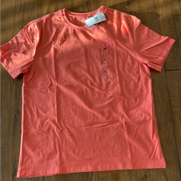 SOLD - NWT - Tommy Hilfiger Solid T-Shirt - XL - Picture 3 of 5